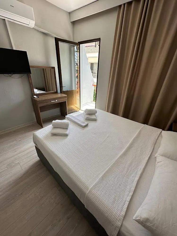** فندق Viyana Otel Çeşme تركيا